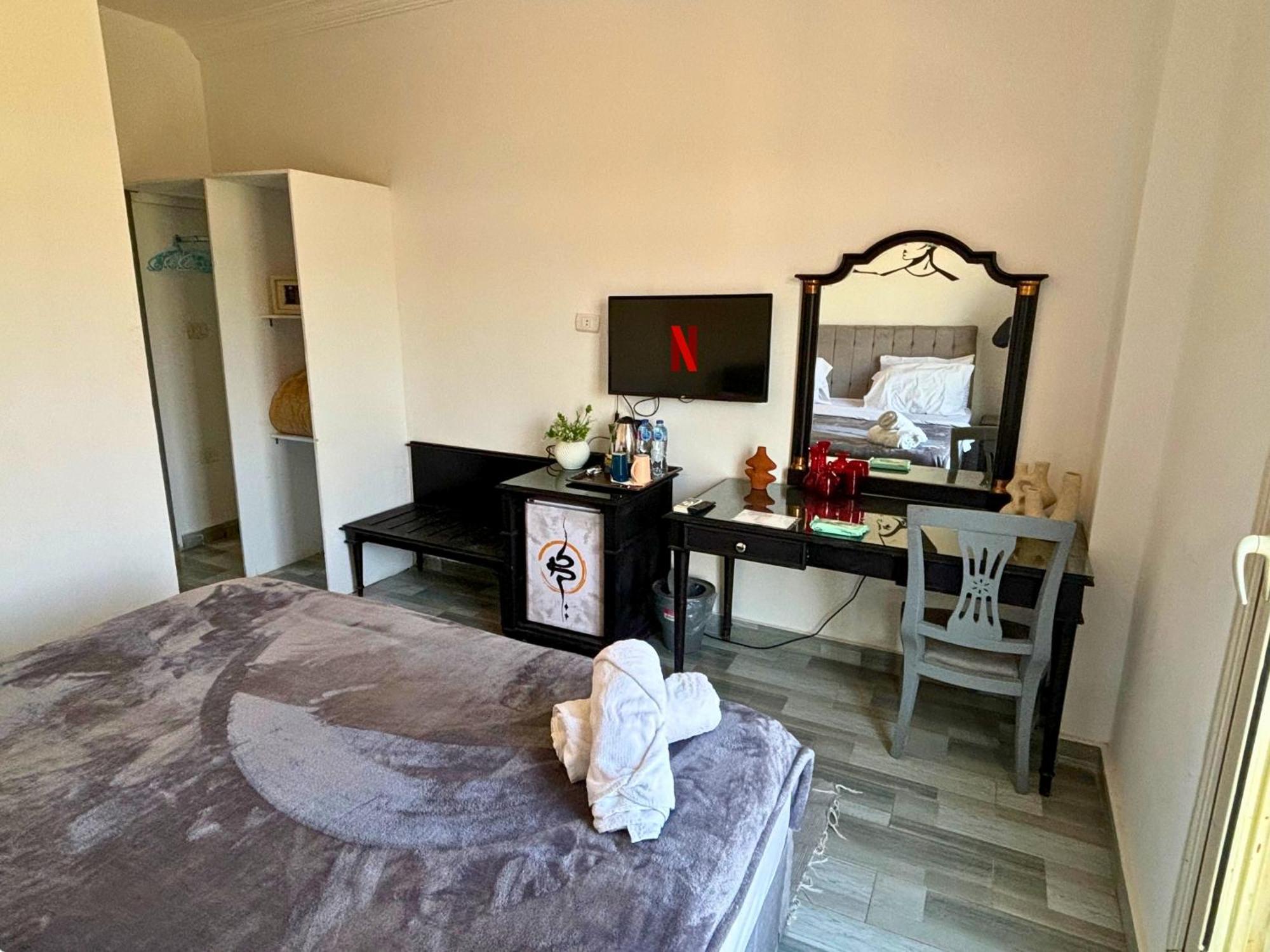 K Boutique Hotel Medspa-Pyramids & Grand Egyptian Museum Ghatati ภายนอก รูปภาพ