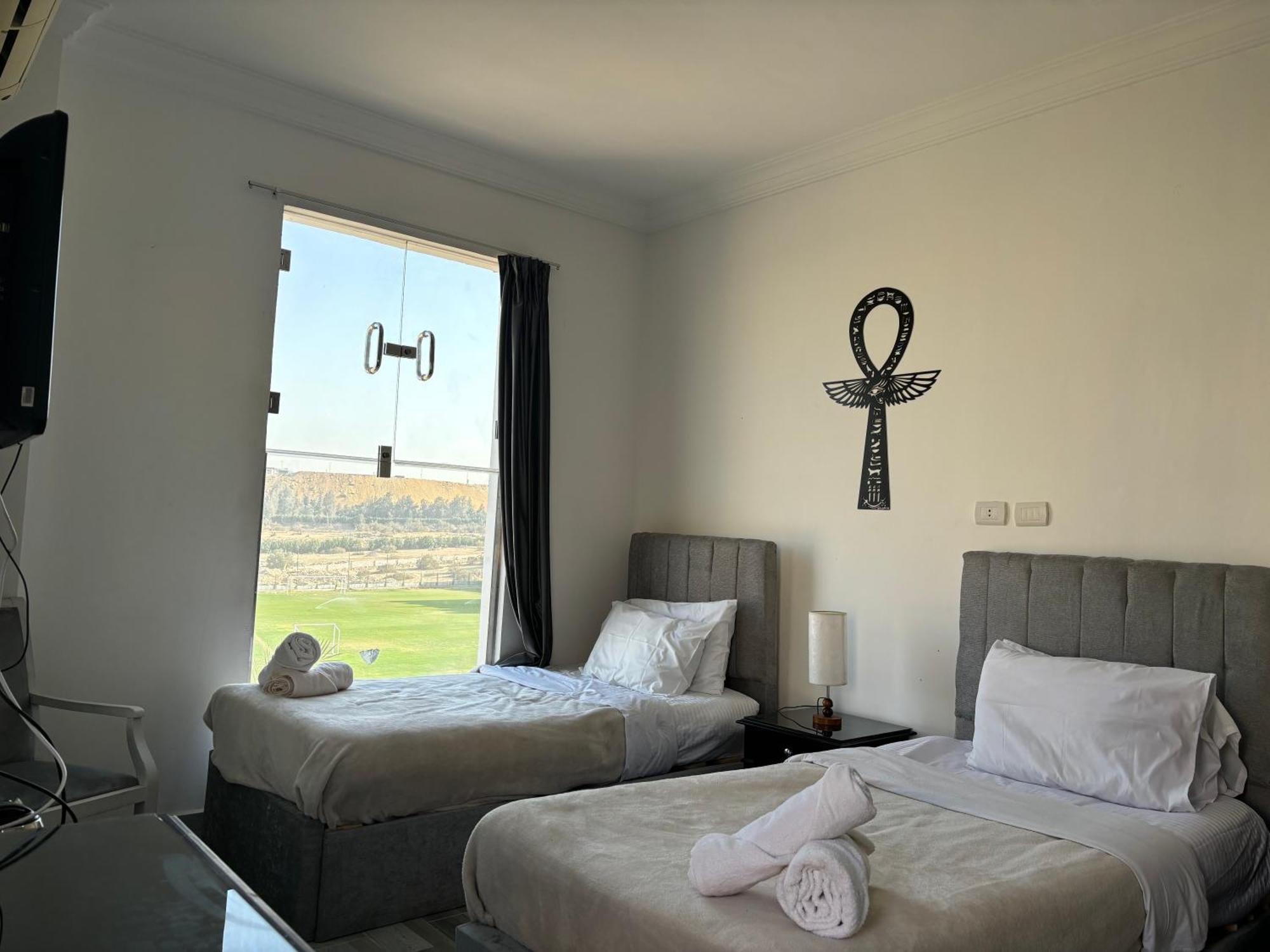K Boutique Hotel Medspa-Pyramids & Grand Egyptian Museum Ghatati ภายนอก รูปภาพ