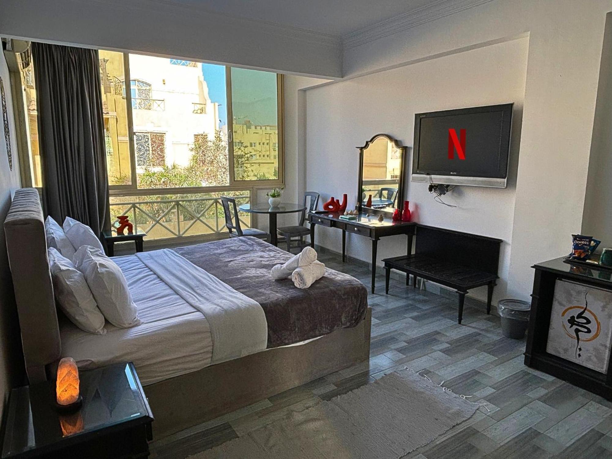 K Boutique Hotel Medspa-Pyramids & Grand Egyptian Museum Ghatati ภายนอก รูปภาพ